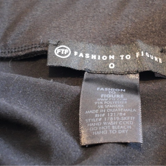 Fashion to Figure Black Ruched Jersey Asymmetrical Skirt Size 0 Curvy MIDI Skirt - Picture 6 of 8